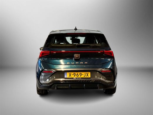 Seat Born Business One 204pk 62 kWh / Voorstoelen verwarmd / Navigatiesysteem / Achteruitrijcamera ActivLease financial lease
