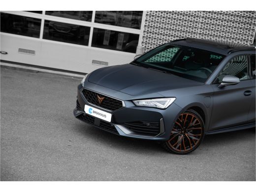 Seat Leon Sportstourer 1.4TSi 245pk VZ e-Hybrid | Matte gray | Panoramadak | Leder | Sportstuur | ActivLease financial lease