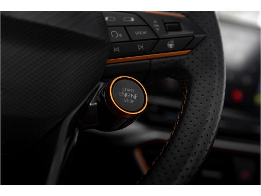 Seat Leon Sportstourer 1.4TSi 245pk VZ e-Hybrid | Matte gray | Panoramadak | Leder | Sportstuur | ActivLease financial lease