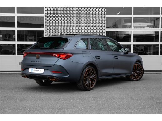 Seat Leon Sportstourer 1.4TSi 245pk VZ e-Hybrid | Matte gray | Panoramadak | Leder | Sportstuur | ActivLease financial lease