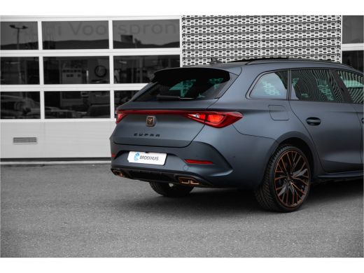 Seat Leon Sportstourer 1.4TSi 245pk VZ e-Hybrid | Matte gray | Panoramadak | Leder | Sportstuur | ActivLease financial lease