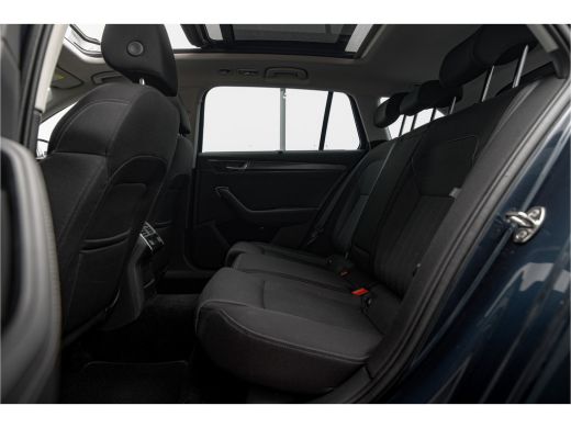 Skoda Superb Combi 1.4 TSI iV Business Edition Plus | Panoramadak | Trekhaak | ActivLease financial lease