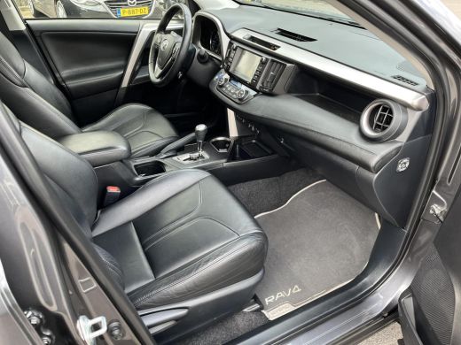 Toyota RAV4 2.5 Hybrid Dynamic | Navigatie | Achteruitrijcamera | Stoelverwarming | Leder ActivLease financial lease