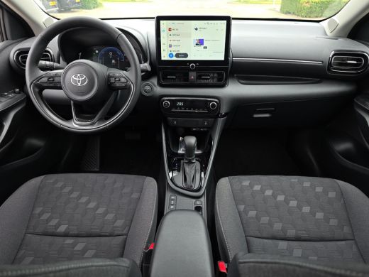 Toyota Yaris 1.5 Hybrid 115 Dynamic | Comfort Pack | Nieuwe auto | Direct uit voorraad leverbaar | ActivLease financial lease