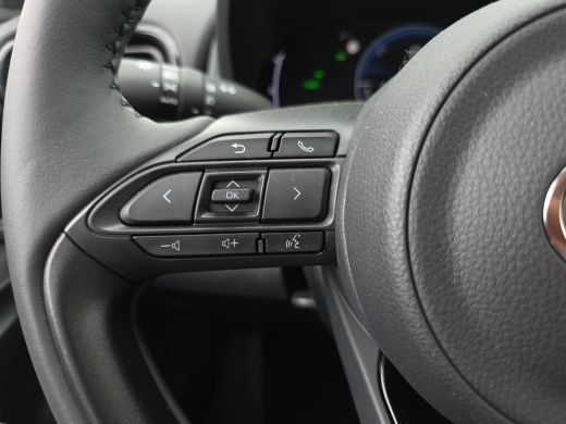 Toyota Yaris 1.5 Hybrid 115 Dynamic | Comfort Pack | Nieuwe auto | Direct uit voorraad leverbaar | ActivLease financial lease