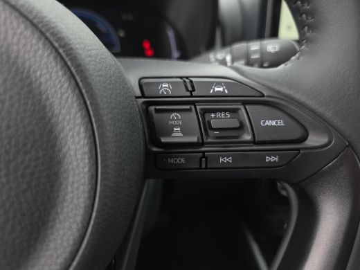 Toyota Yaris 1.5 Hybrid 115 Dynamic | Comfort Pack | Nieuwe auto | Direct uit voorraad leverbaar | ActivLease financial lease