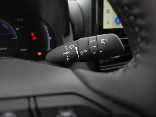 Toyota Yaris 1.5 Hybrid 115 Dynamic | Comfort Pack | Nieuwe auto | Direct uit voorraad leverbaar | ActivLease financial lease