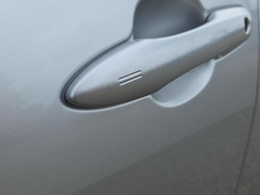 Toyota Yaris 1.5 Hybrid 115 Dynamic | Comfort Pack | Nieuwe auto | Direct uit voorraad leverbaar | ActivLease financial lease