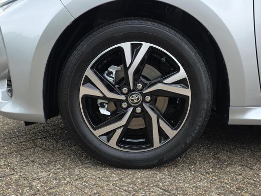 Toyota Yaris 1.5 Hybrid 115 Dynamic | Comfort Pack | Nieuwe auto | Direct uit voorraad leverbaar | ActivLease financial lease