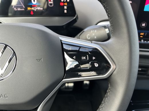 Volkswagen ID.5 Pro Business 77 kWh | Achteruitrijcamera | Voorstoelen verwarmbaar | Elektrische achterklep ActivLease financial lease