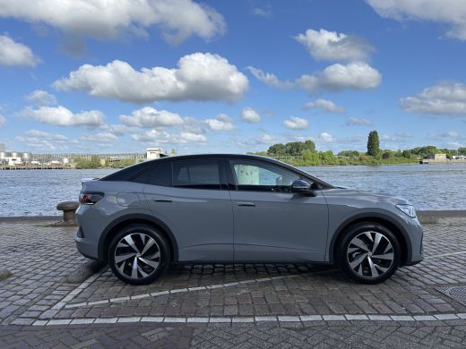 Volkswagen ID.5 Pro Business 77 kWh accu 210 kW / 286 PK SUV Elektrische aandrijving | Achteruitrijcamera | Voors... ActivLease financial lease