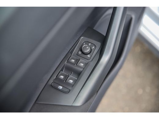 Volkswagen Polo 1.0 TSI R-Line Business | Achteruitrijcamera | Airco (automatisch) | Cruise control adaptief ActivLease financial lease