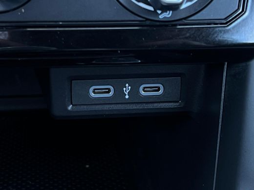 Volkswagen T-Cross 1.0 TSI Life | Airco | DAB ontvanger | Lichtmetalen velgen multi-spaaks 16" ActivLease financial lease