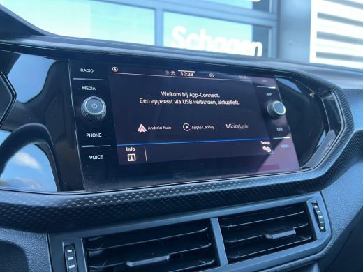 Volkswagen T-Cross 1.0 TSI Life | Airco | DAB ontvanger | Lichtmetalen velgen multi-spaaks 16" ActivLease financial lease