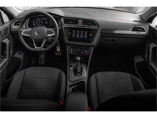 Volkswagen Tiguan 1.4 TSI 245pk eHybrid Business+ | PDC V+A | ACC | Climate Control | Verwarmde voorstoelen | Stuur... ActivLease financial lease
