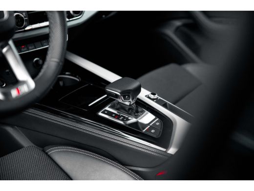 Audi A4 Avant 35 TFSI S edition Competition ActivLease financial lease