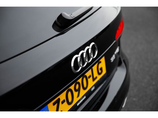 Audi A4 Avant 35 TFSI S edition Competition ActivLease financial lease