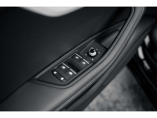 Audi A4 Avant 35 TFSI S edition Competition ActivLease financial lease
