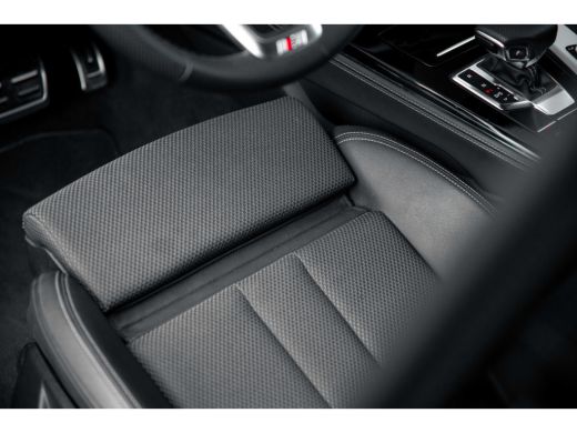 Audi A4 Avant 35 TFSI S edition Competition ActivLease financial lease