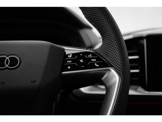 Audi Q4 e-tron 45 quattro S edition 82 kWh ActivLease financial lease