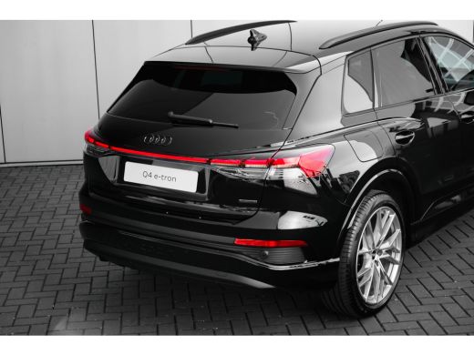 Audi Q4 e-tron 45 quattro S edition 82 kWh ActivLease financial lease