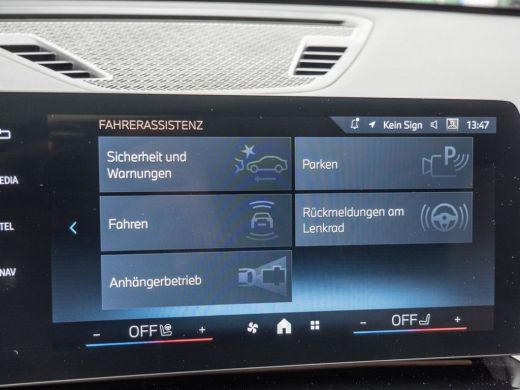 BMW iX1 xDrive30 (67 kWh) M-SPORT ** LED, BEIGE LEDER, PANORAMA, TREKH, ACC, HiFi, 20-inch LMV ** 24k ond... ActivLease financial lease