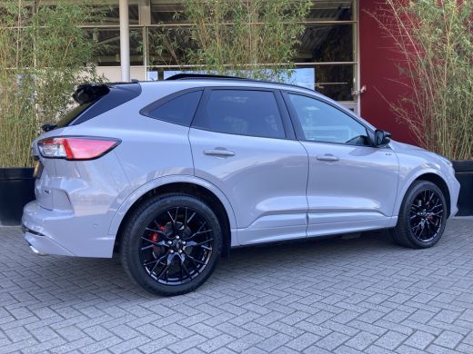 Ford Kuga 2.5 PHEV Graphite Tech Edition Pano | Black Pack | Stoel+stuurverw. | Head-Up | 20'' ActivLease financial lease