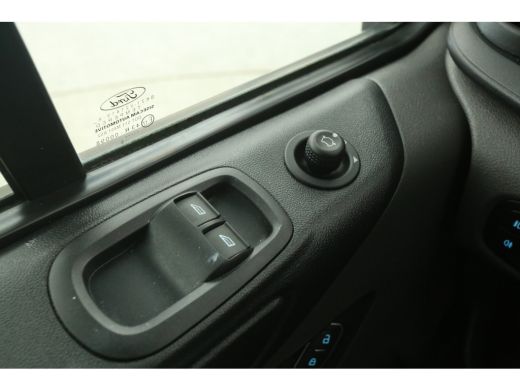 Ford Transit Custom 280 2.0 TDCI L1H1 Limited Airco Cruise Trekhaak Navigatie 3 Persoons Stoelverwarming Elektrpakket ActivLease financial lease