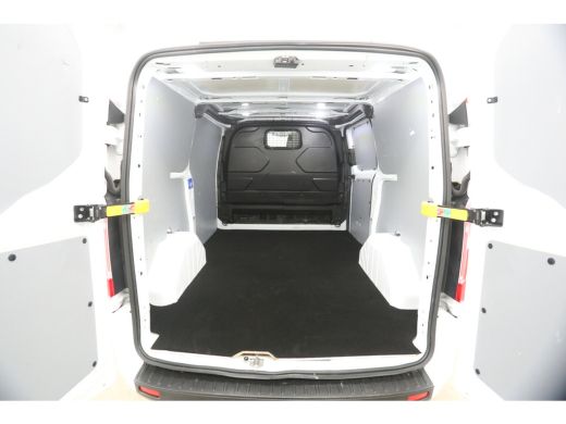 Ford Transit Custom 280 2.0 TDCI L1H1 Limited Airco Cruise Trekhaak Navigatie 3 Persoons Stoelverwarming Elektrpakket ActivLease financial lease
