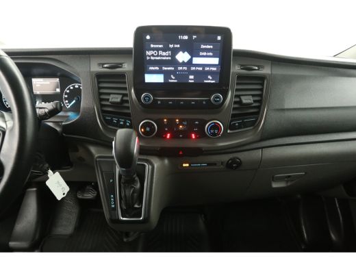 Ford Transit Custom 300 2.0 TDCI L2H1 Automaat Airco Camera Cruise Carplay Trekhaak LED PDC 3 Persoons Stoelverw. ActivLease financial lease