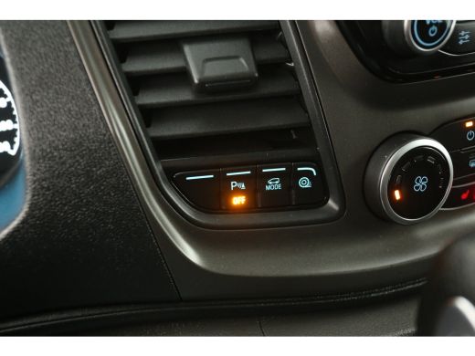 Ford Transit Custom 300 2.0 TDCI L2H1 Automaat Airco Camera Cruise Carplay Trekhaak LED PDC 3 Persoons Stoelverw. ActivLease financial lease