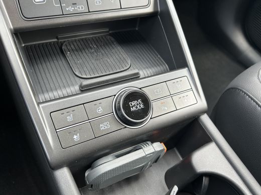 Hyundai Kona Premium 65.4 kWh | 7.500,- korting | Gratis laadstation t.w.v. 589,- | Uit voorraad leverbaar | A... ActivLease financial lease