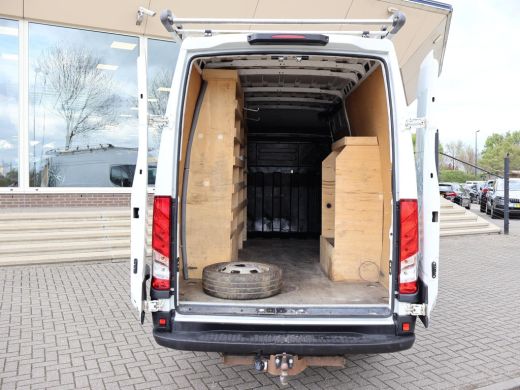 Iveco Daily 35C14V 2.3 136 PK L2H2 3-ZITS *DUBBEL LUCHT* + TREKHAAK 3500 KG | CLIMATE | CRUISE CONTROL ActivLease financial lease