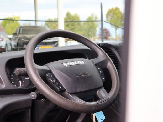 Iveco Daily 35C14V 2.3 136 PK L2H2 3-ZITS *DUBBEL LUCHT* + TREKHAAK 3500 KG | CLIMATE | CRUISE CONTROL ActivLease financial lease