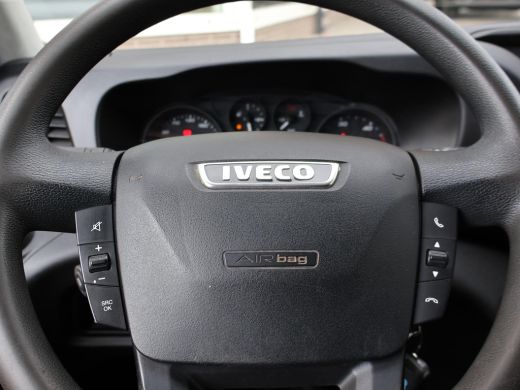 Iveco Daily 35C14V 2.3 136 PK L2H2 3-ZITS *DUBBEL LUCHT* + TREKHAAK 3500 KG | CLIMATE | CRUISE CONTROL ActivLease financial lease