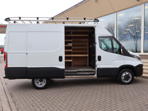 Iveco Daily 35C14V 2.3 136 PK L2H2 3-ZITS *DUBBEL LUCHT* + TREKHAAK 3500 KG | CLIMATE | CRUISE CONTROL ActivLease financial lease