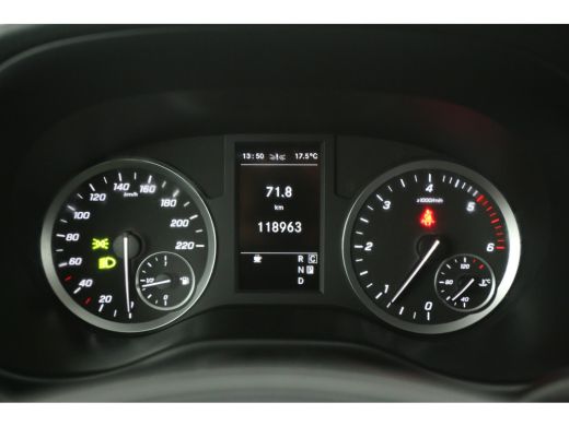 Mercedes Vito 114 CDI Lang Automaat Airco Camera Carplay Cruise Navigatie 3 Persoons 18''LMV Trekhaak ActivLease financial lease