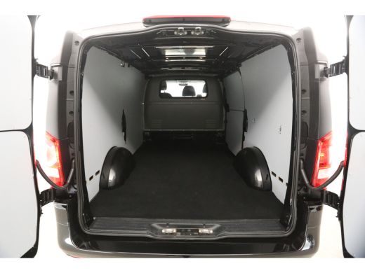 Mercedes Vito 114 CDI Lang Automaat Airco Camera Carplay Cruise Navigatie 3 Persoons 18''LMV Trekhaak ActivLease financial lease