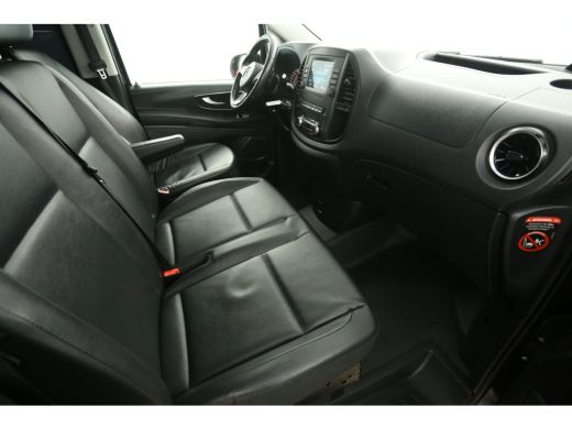Mercedes Vito 119 CDI Lang 191PK Automaat Clima Camera Cruise LED Navi Leder 3 Persoons PDC 17"LMV Trekhaak ActivLease financial lease