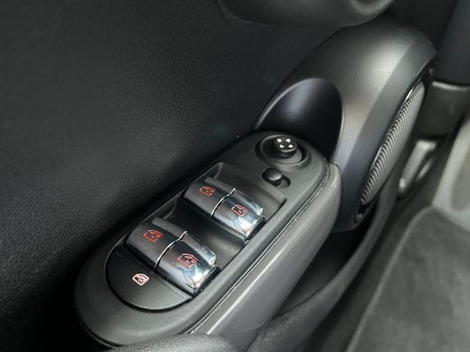 Mini Cooper 1.5 136pk Business Edition Climate control | Boordcomputer | Cruise control | Lichtmetalen velgen... ActivLease financial lease