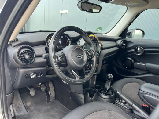 Mini Cooper 1.5 136pk Business Edition Climate control | Boordcomputer | Cruise control | Lichtmetalen velgen... ActivLease financial lease