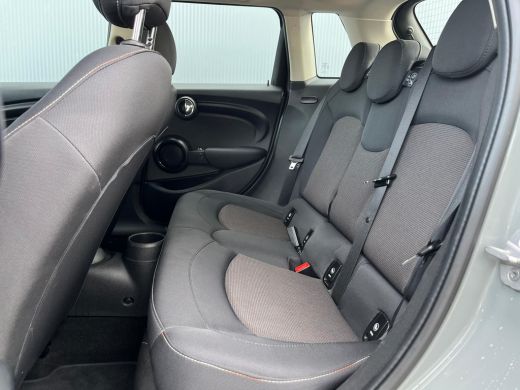 Mini Cooper 1.5 136pk Business Edition Climate control | Boordcomputer | Cruise control | Lichtmetalen velgen... ActivLease financial lease