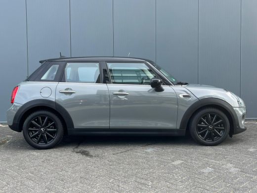 Mini Cooper 1.5 136pk Business Edition Climate control | Boordcomputer | Cruise control | Lichtmetalen velgen... ActivLease financial lease