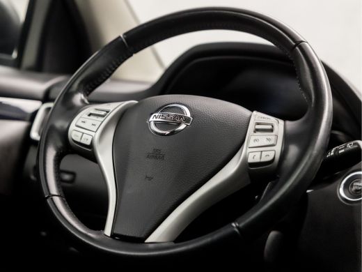 Nissan QASHQAI 1.2 N-Vision Sport (PANORAMADAK, NAVIGATIE, CLIMATE, 360 CAMERA, SPORTSTOELEN, GETINT GLAS, XENON... ActivLease financial lease