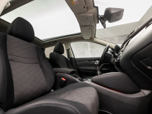 Nissan QASHQAI 1.2 N-Vision Sport (PANORAMADAK, NAVIGATIE, CLIMATE, 360 CAMERA, SPORTSTOELEN, GETINT GLAS, XENON... ActivLease financial lease