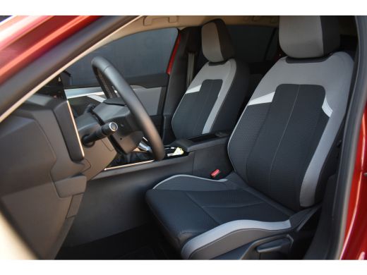 Opel Astra Sports Tourer Opel 1.2 Level 2 | Navigatie By App | Parkeersensoren | Cruise Control | Draadloos ... ActivLease financial lease