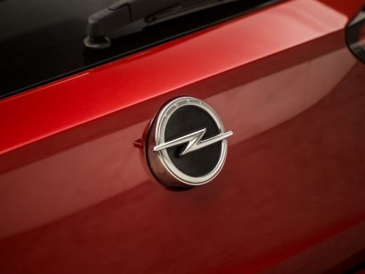 Opel Corsa 1.2 GS Line (DIGITAL COCKPIT, APPLE CARPLAY, GROOT NAVI, CLIMATE, LEDER, GETINT GLAS, KEYLESS, SP... ActivLease financial lease
