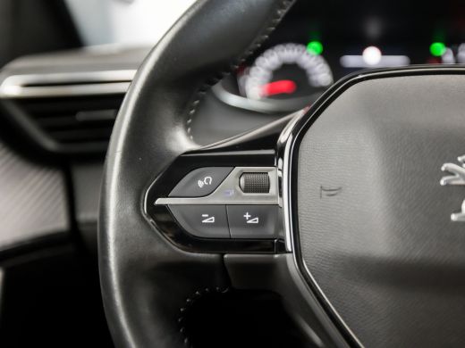 Peugeot 2008 1.2 PureTech Sport (APPLE CARPLAY, GROOT NAVI, CLIMATE, LED KOPLAMPEN, SPORTSTOELEN, PARKEERSENSO... ActivLease financial lease