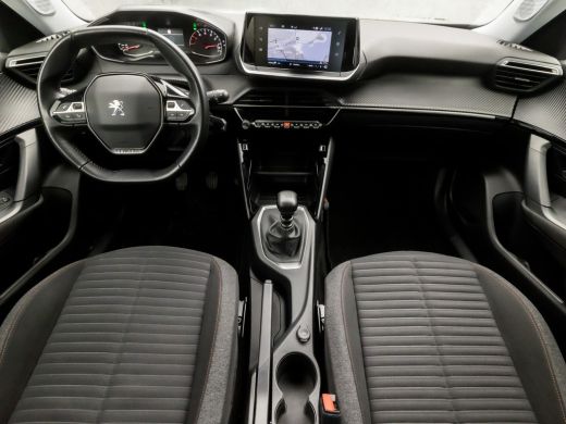Peugeot 2008 1.2 PureTech Sport (APPLE CARPLAY, GROOT NAVI, CLIMATE, LED KOPLAMPEN, SPORTSTOELEN, PARKEERSENSO... ActivLease financial lease