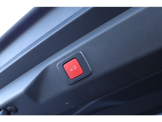 Peugeot 3008 Peugeot 1.2 Hybrid 136 GT Adaptieve Cruise | 360 Camera | Alcantara | Carplay | Elektrische koffe... ActivLease financial lease